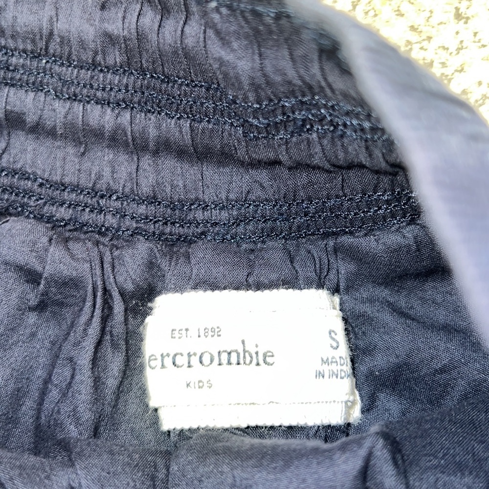 Abercrombie kids skirt, size small - Picture 6 of 7